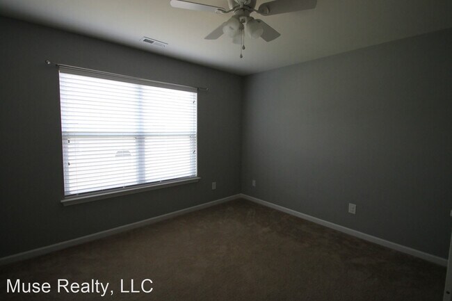 Building Photo - 7 br, 4 bath House - 695 Hicklin Drive