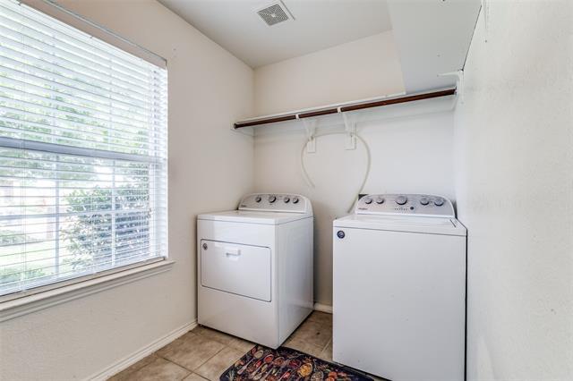 Building Photo - 14144 Filly St