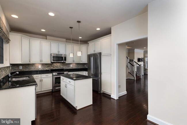 Building Photo - 115 Meridian Ln