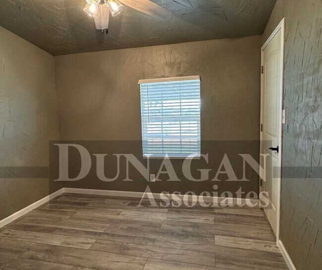 Building Photo - Remodeled!! 3 Bedroom 2 Bath with large parking area/covered parking .