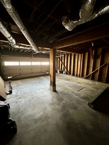 Building Photo - 1683 Union St