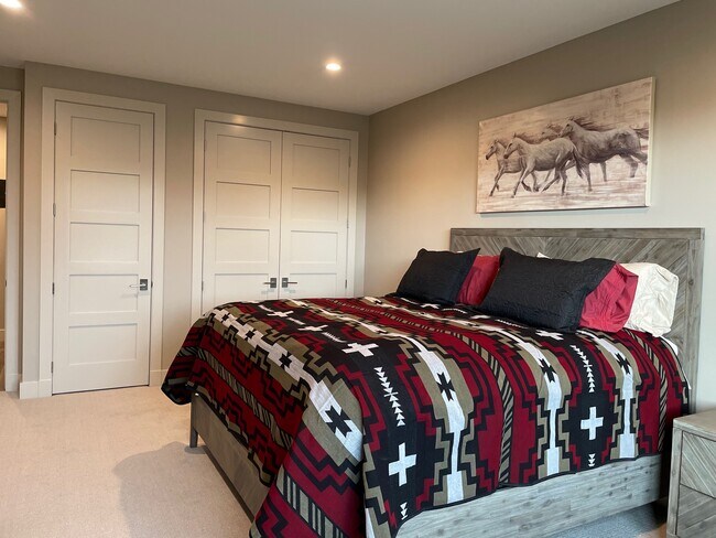 Building Photo - 31 Highnoon Way