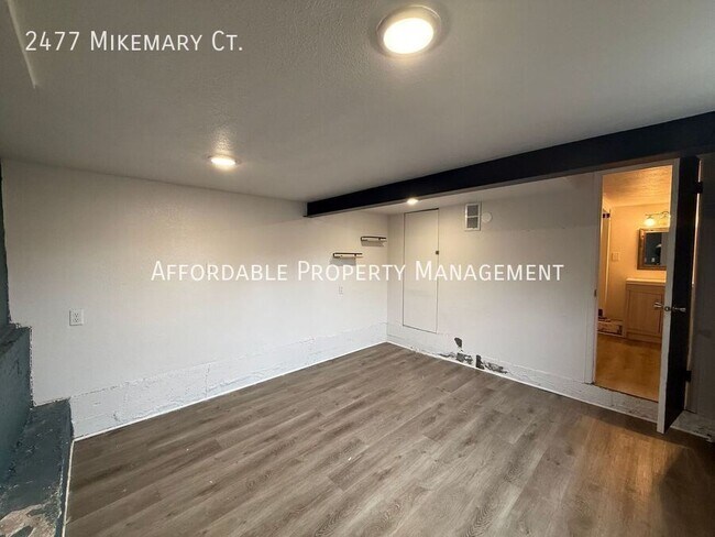 Building Photo - 2477 Mikemary Ct