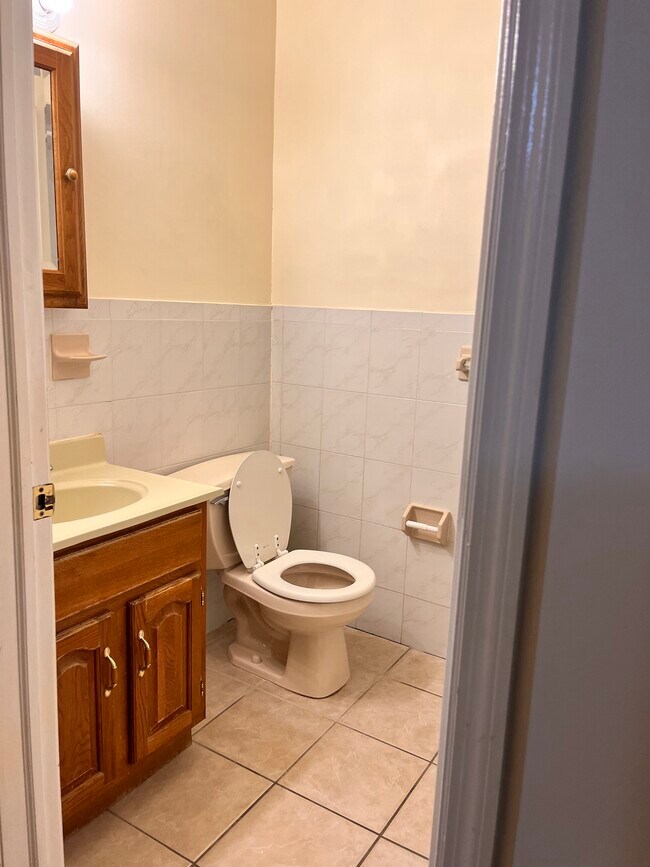 Building Photo - 318 Magnolia Ave