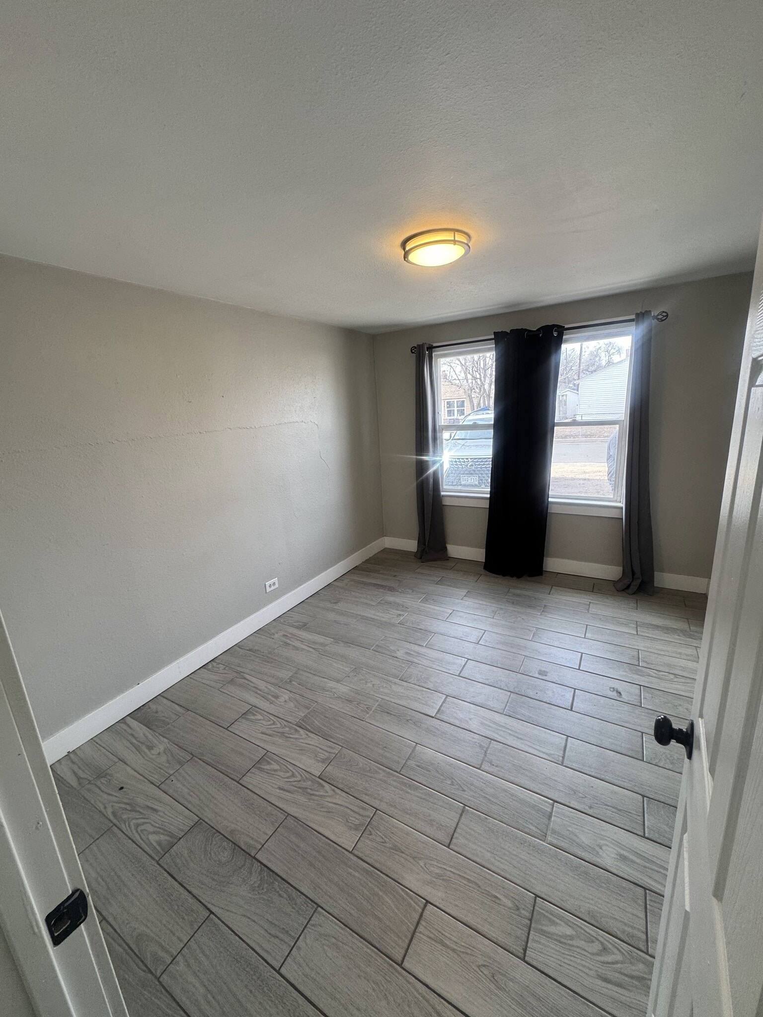 Building Photo - 7384 Oneida Dr