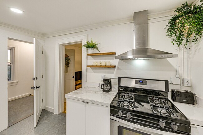 Building Photo - 81 Southside Ave