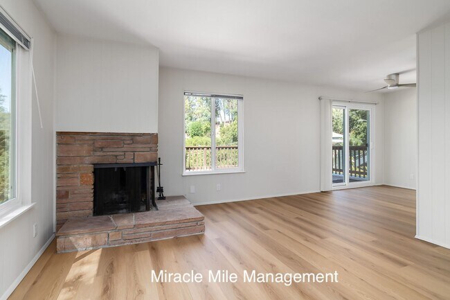 Building Photo - willow