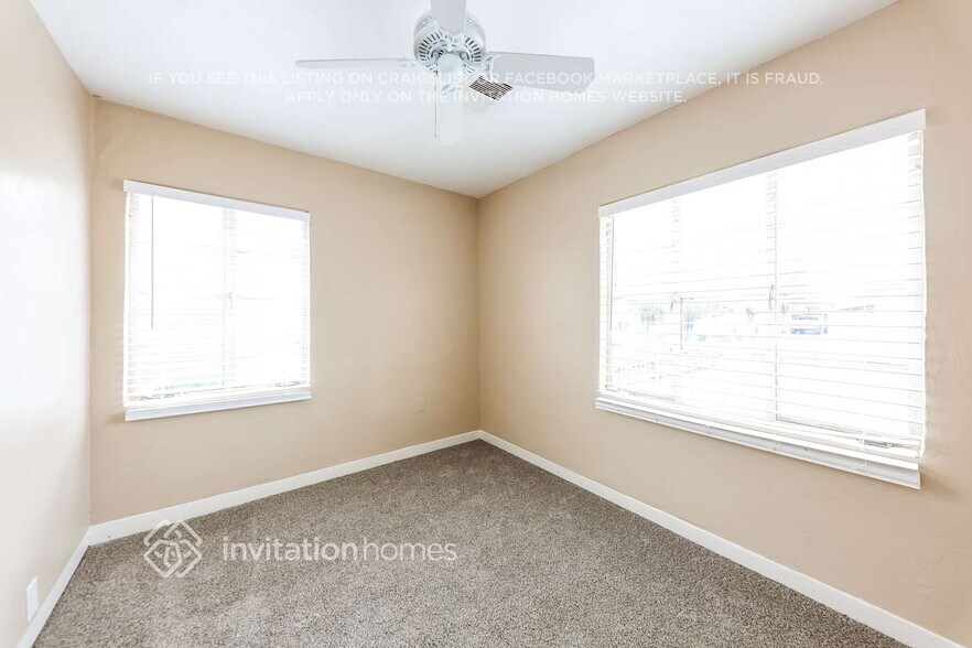 Building Photo - 806 E Amelia Ave