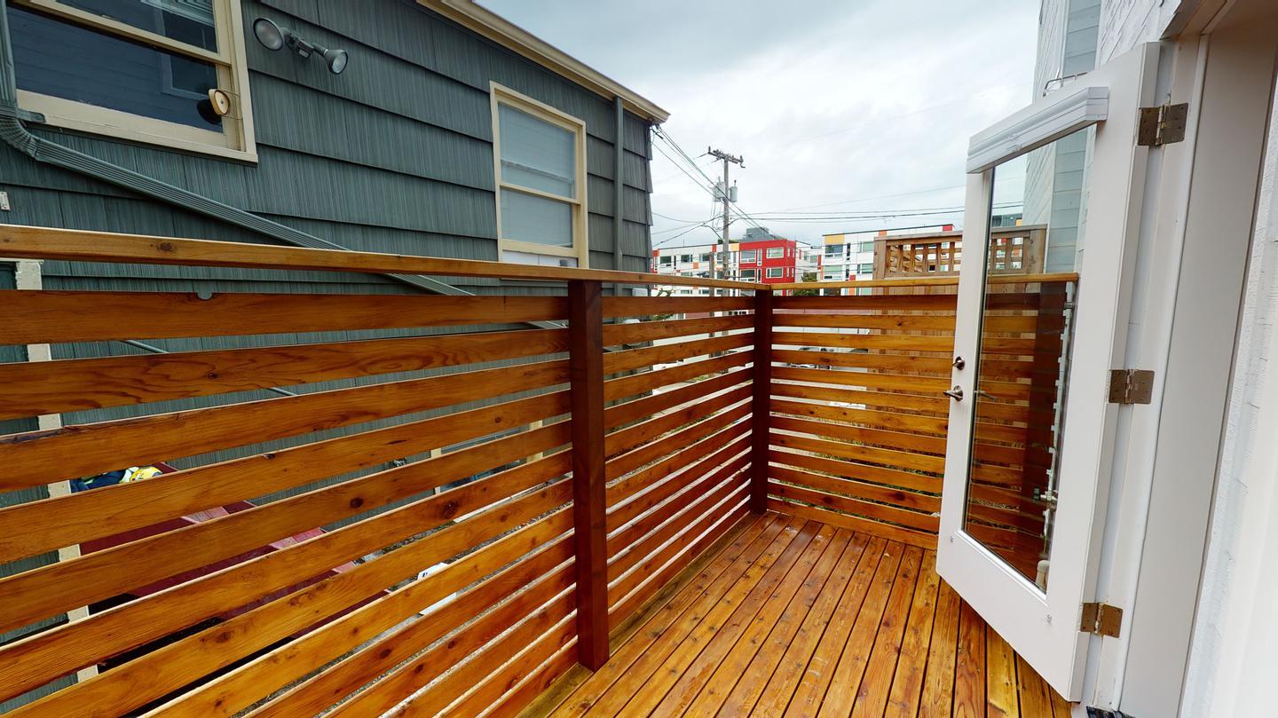 Building Photo - Chic Wallingford townhouse near Gas Works Park