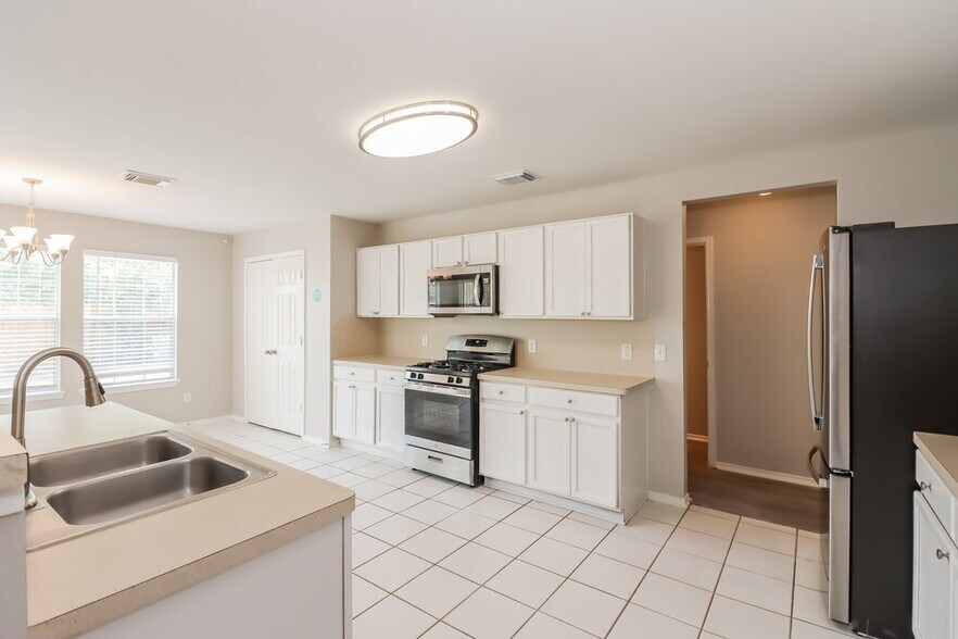 Building Photo - 21103 Bridge Springs Ln