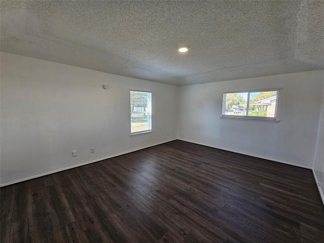 Building Photo - 2400 Meadow Creek Dr