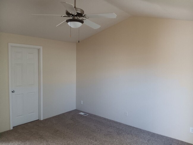 Building Photo - Cozy and Spacious Home for Rent