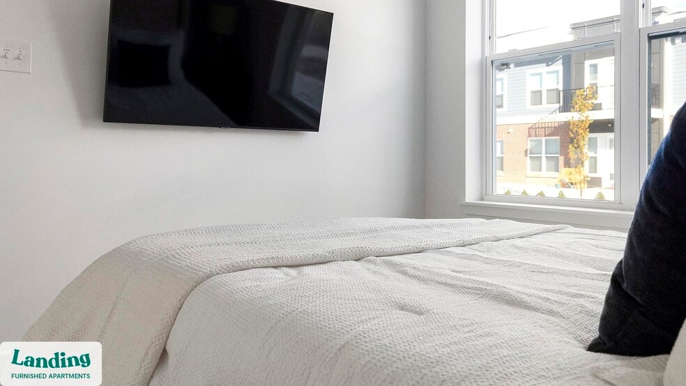 Building Photo - 650 N Main St