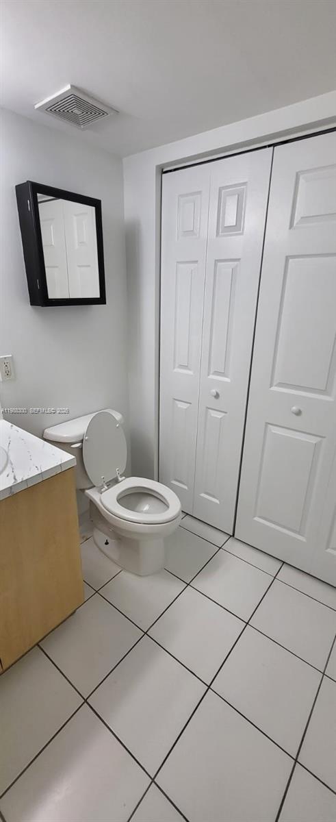 Building Photo - 2921 NE 185th St