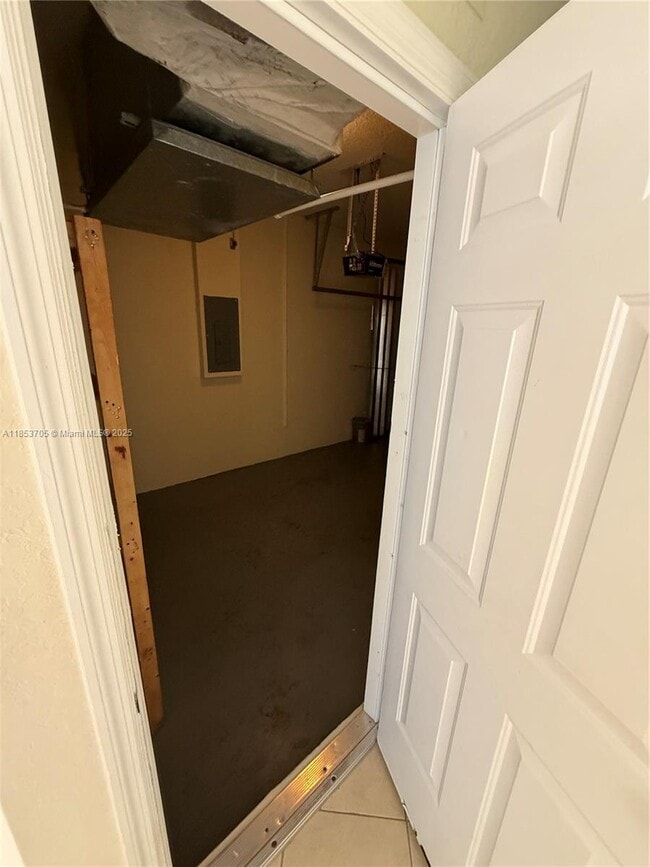 Building Photo - 1760 SW Via Rossa