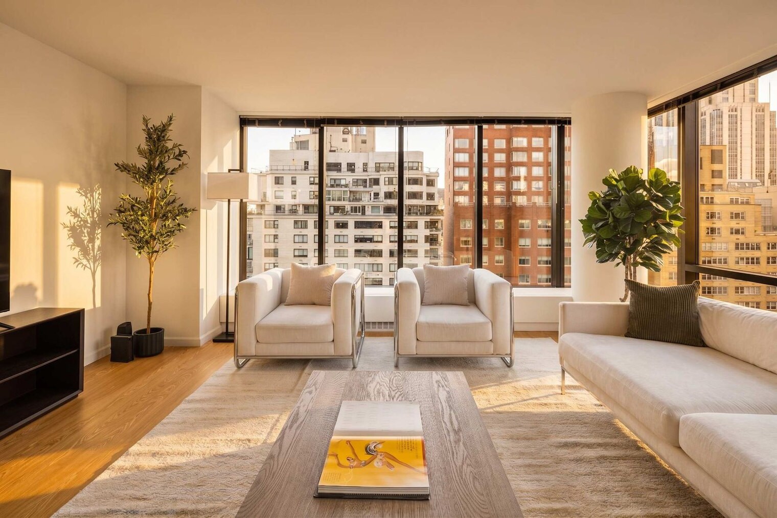 Building Photo - 525 E 72nd St