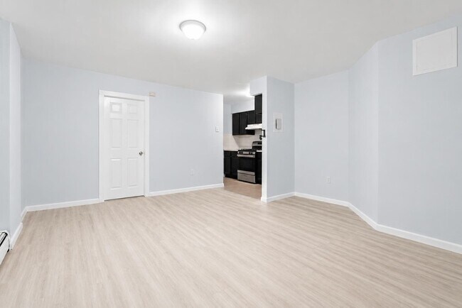 Building Photo - 406 7th St