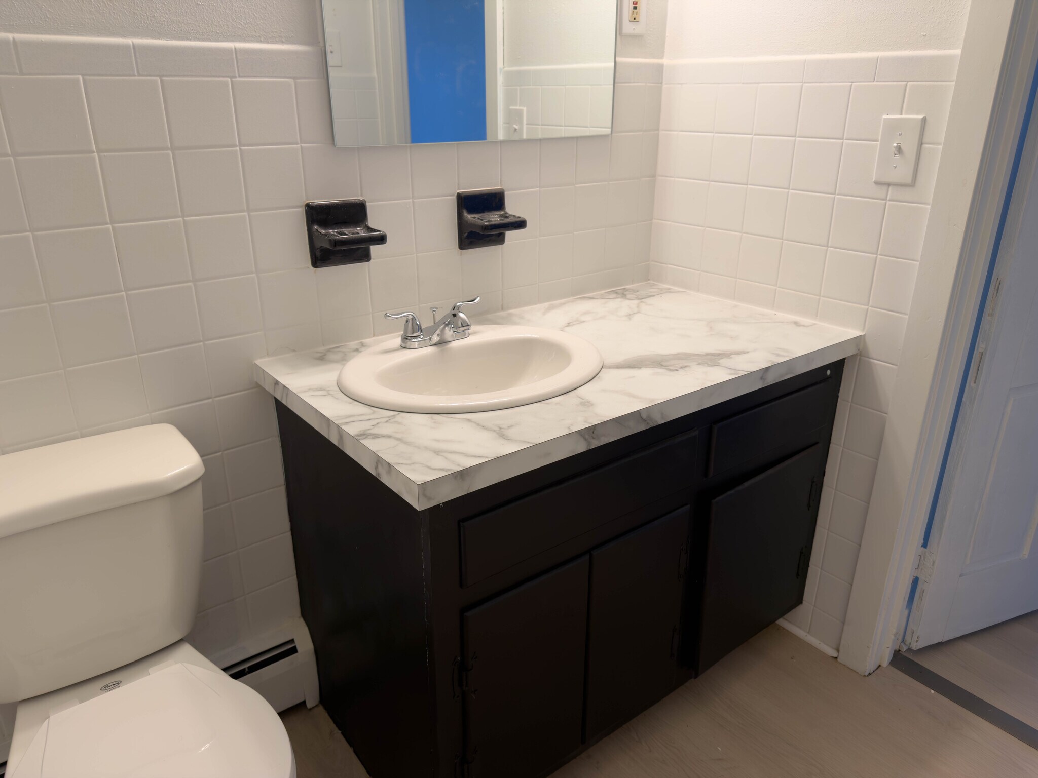 Building Photo - 133 S Main St