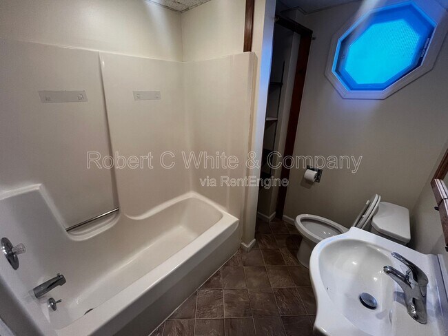 Building Photo - 92 Water St