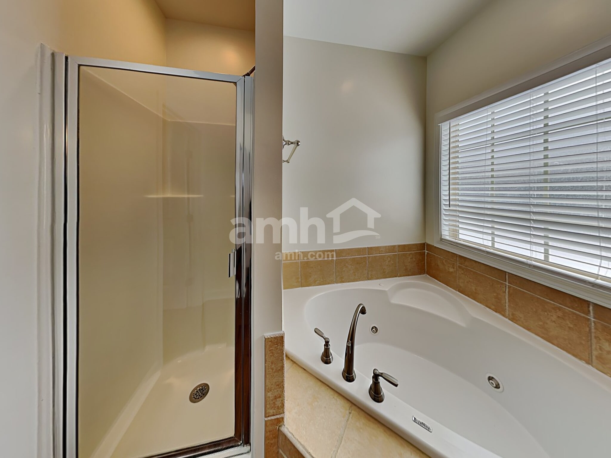 Building Photo - 410 Nathan St