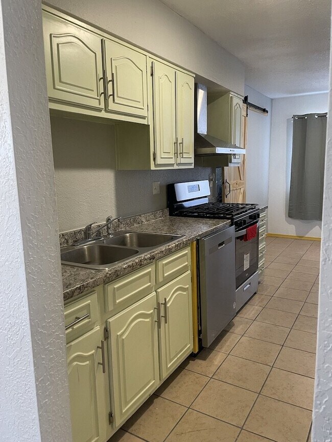 Building Photo - 10604 Fieldrock Ct