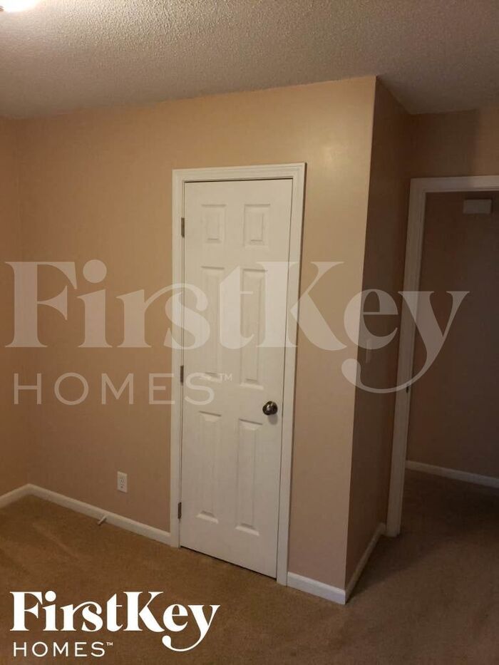 Building Photo - 506 Hargis Ln
