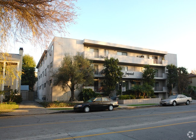 Building Photo - Camarillo lmperial