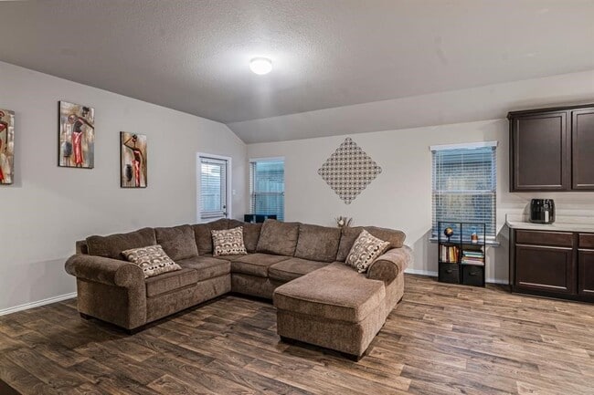 Building Photo - 518 Poppy Field Ct