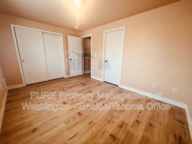 Building Photo - 4536 S Puget Sound Ave