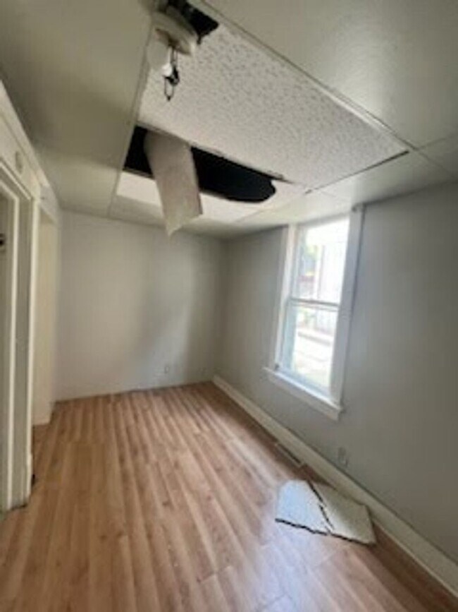 Building Photo - 2421 S 5th Pl