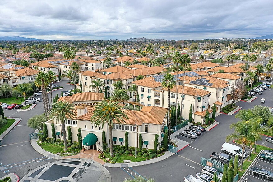 Primary Photo - Palma Sorrento at Palm Valley