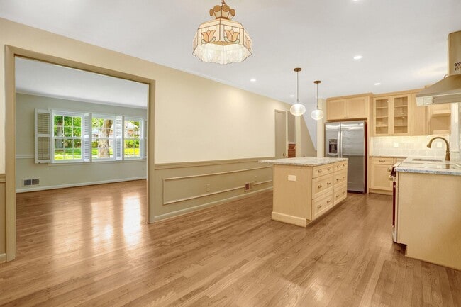 Building Photo - 8005 Candlewood Dr