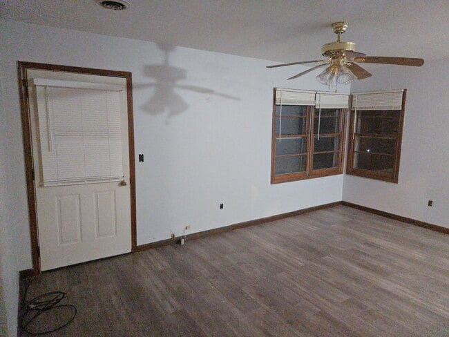 Building Photo - 605 W Bluff St