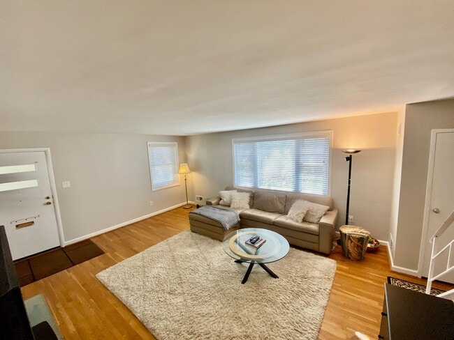 Building Photo - 5307 Pooks Hill Rd