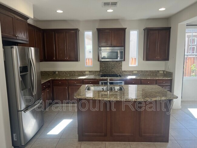 Building Photo - 4311 Gardenia St