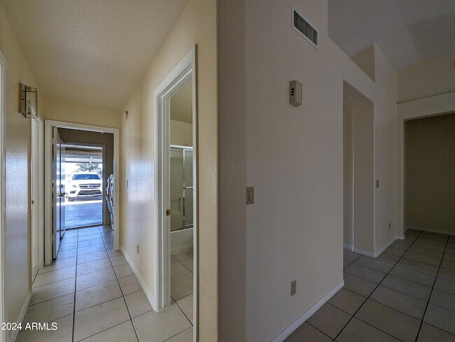 Building Photo - 11941 N 69th Ave