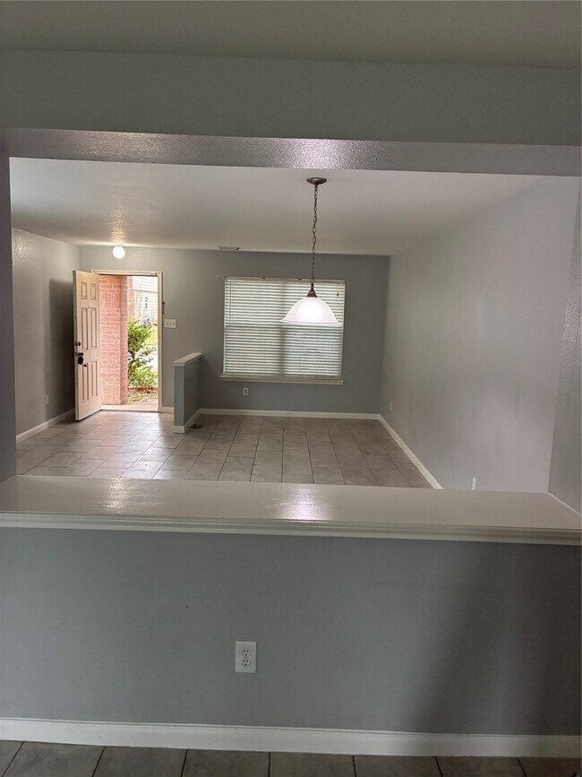 Building Photo - 9126 Kendale Dr