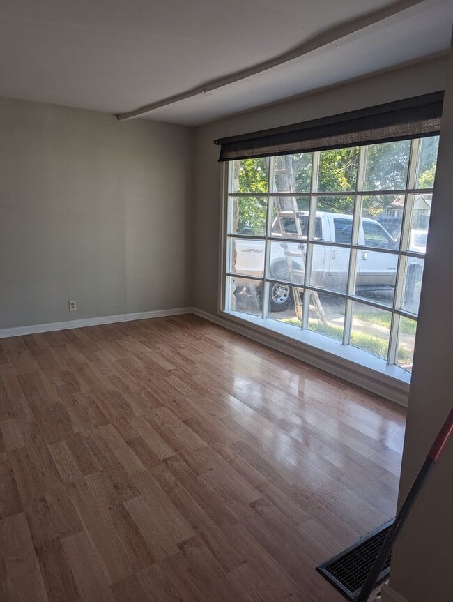 Building Photo - 4 Bed & 2 Bath House (EHA APPROVED)