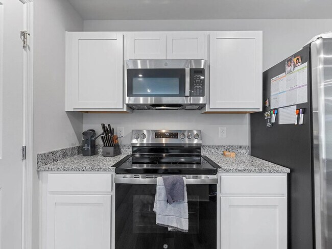 Building Photo - Lease OR Lease to Own