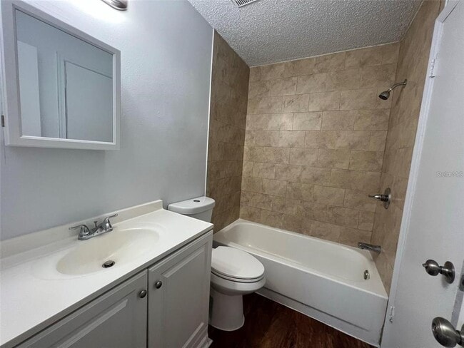 Building Photo - 3151 Bloomingdale Villas Ct