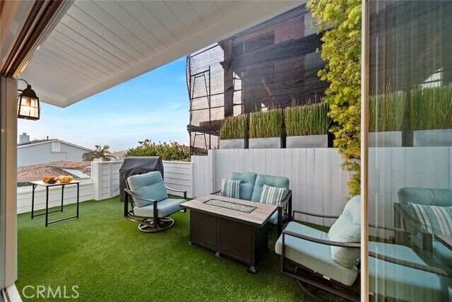 Building Photo - 45 Emerald Bay