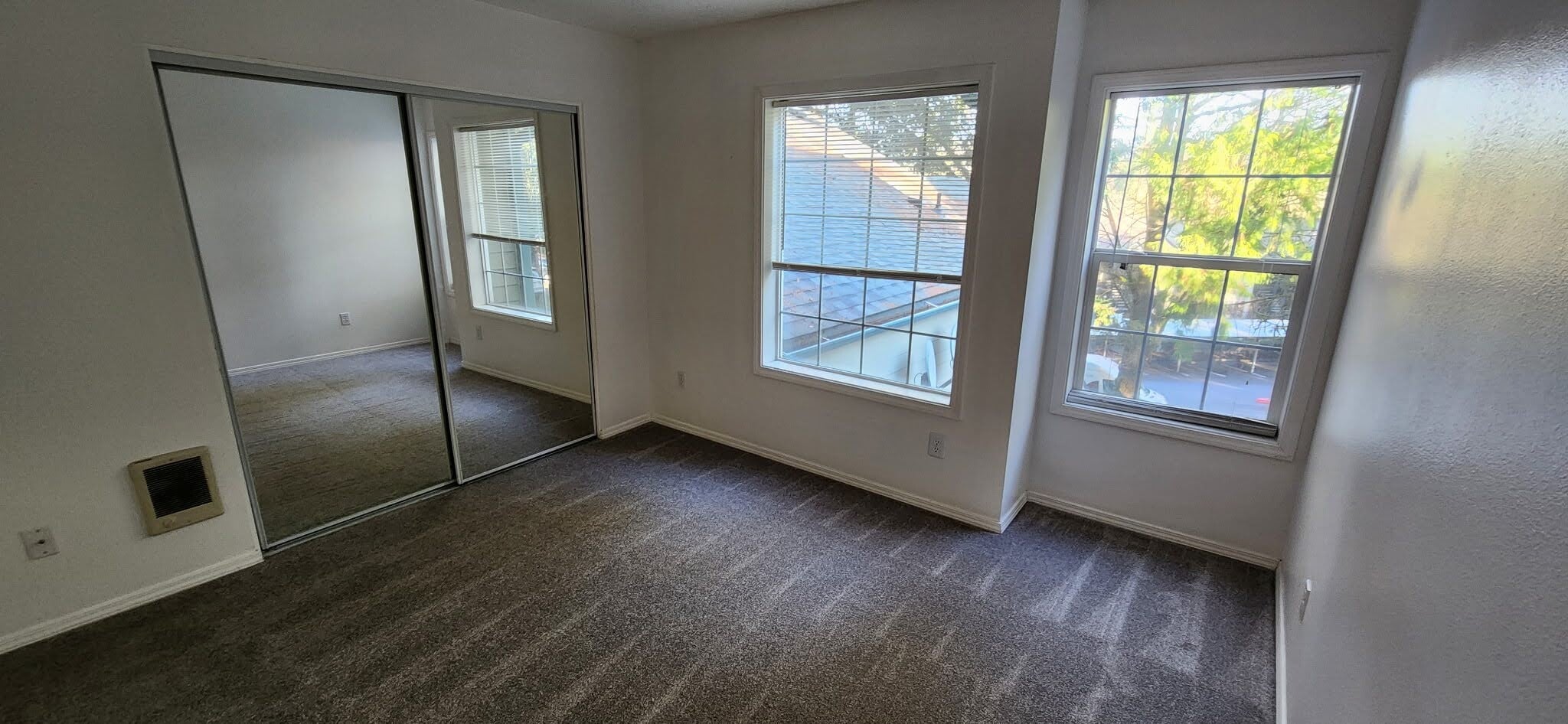 Building Photo - 12331 SE Whitcomb Dr.