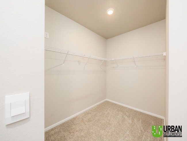 Building Photo - 5803 W Jamestown Ln