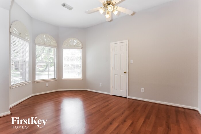 Building Photo - 10330 Claybrook Dr