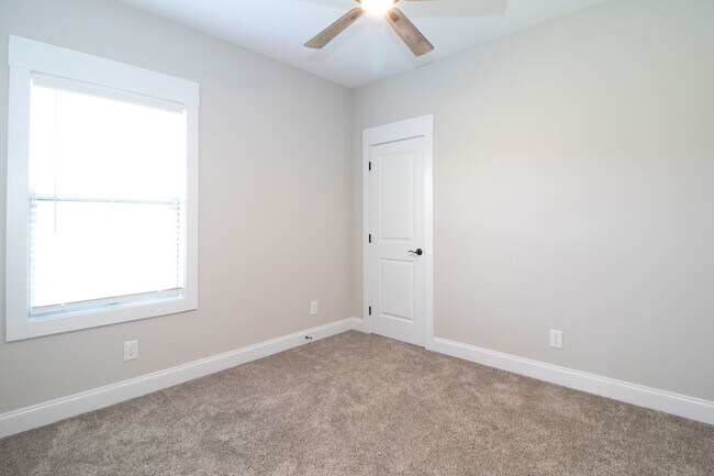 Building Photo - 1441 Hereford Blvd