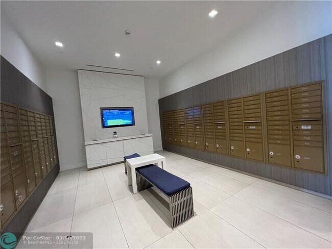 Building Photo - 17301 Biscayne Blvd