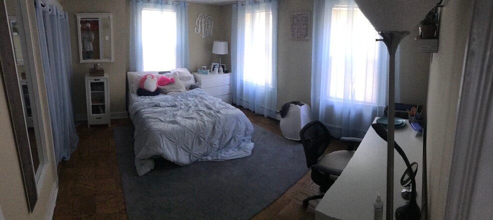 Building Photo - 106 2nd St