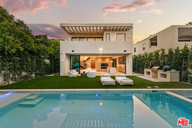 Building Photo - 4718 Lemona Ave