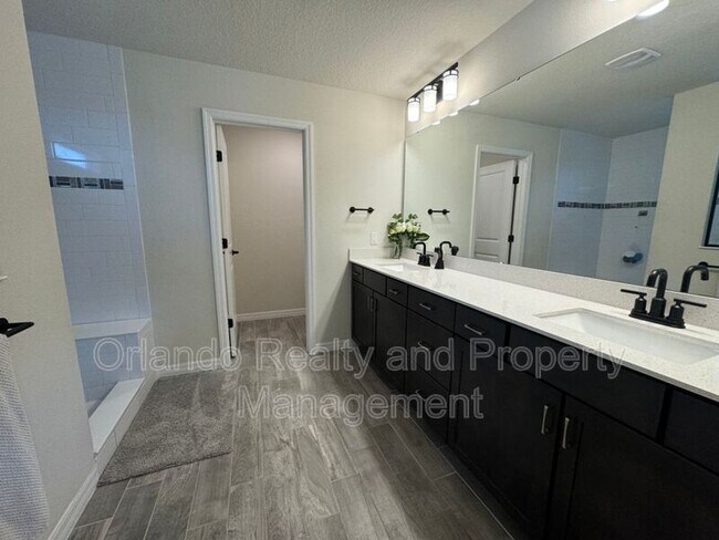 Building Photo - 5625 Cedar Chase Dr