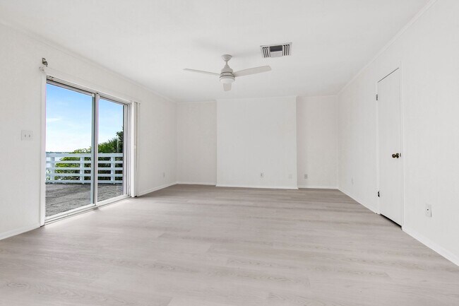 Building Photo - 7810 S Tropical Trail